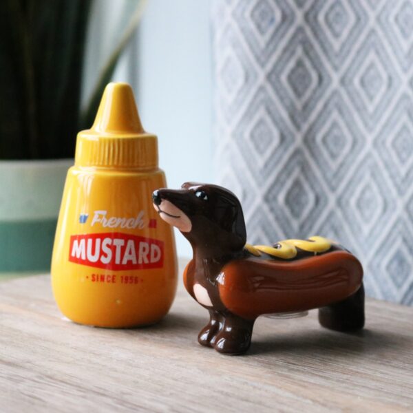 salt and pepper shaped as hot and mustard product image