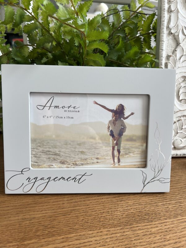 Amore Engagement frame main image