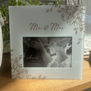 Mr and Mrs frame main image